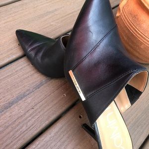 Gorgeous Calvin Klein heels business casual & sexy low cut style